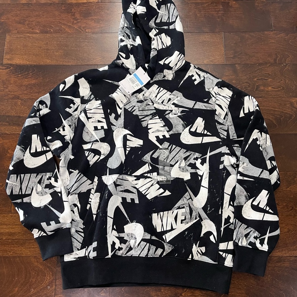 Men’s Nike Hoodie - NWT